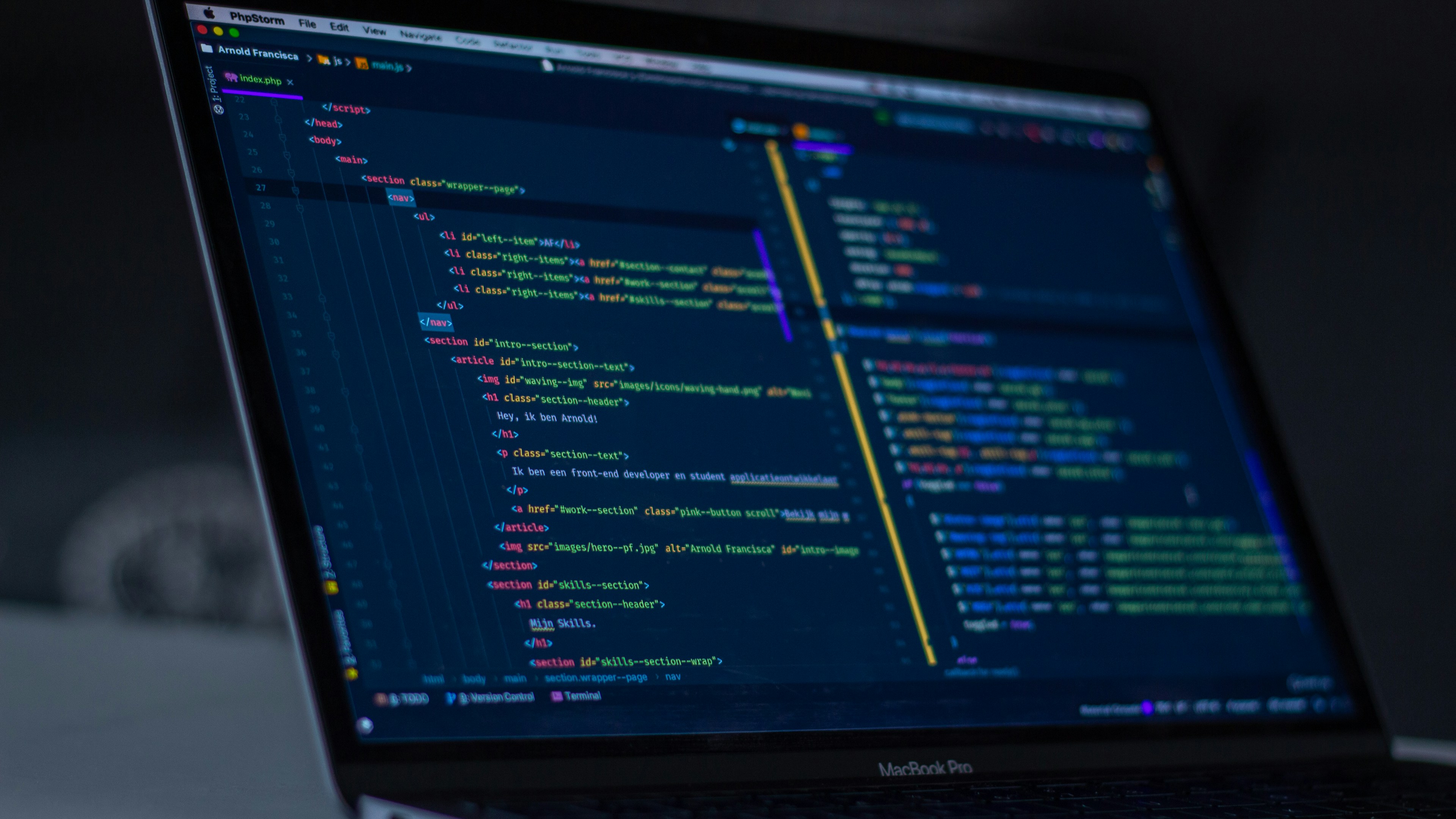 Código de programación en pantalla — Arhez Tech